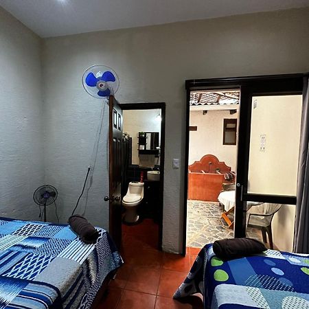 Hotel El Aventurero Antigua Zewnętrze zdjęcie
