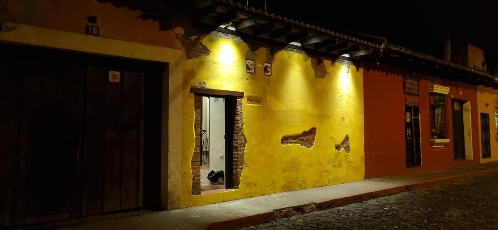 Hotel El Aventurero Antigua Zewnętrze zdjęcie