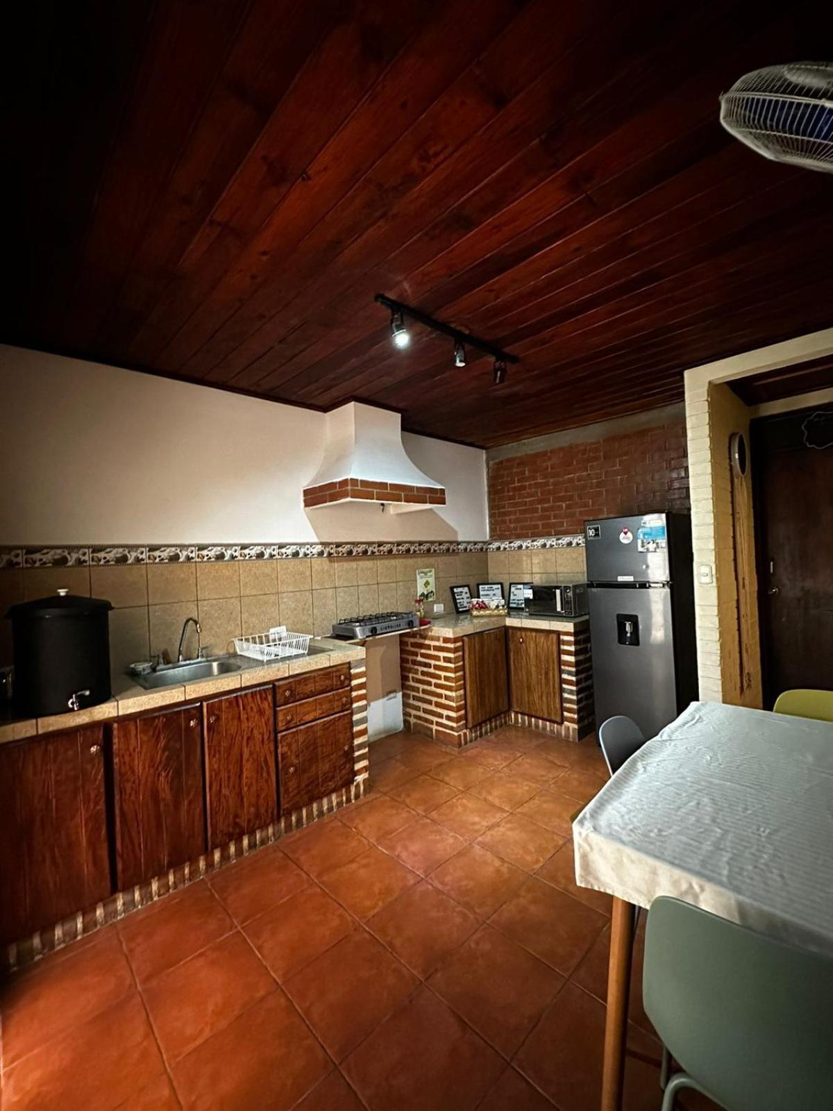Hotel El Aventurero Antigua Zewnętrze zdjęcie