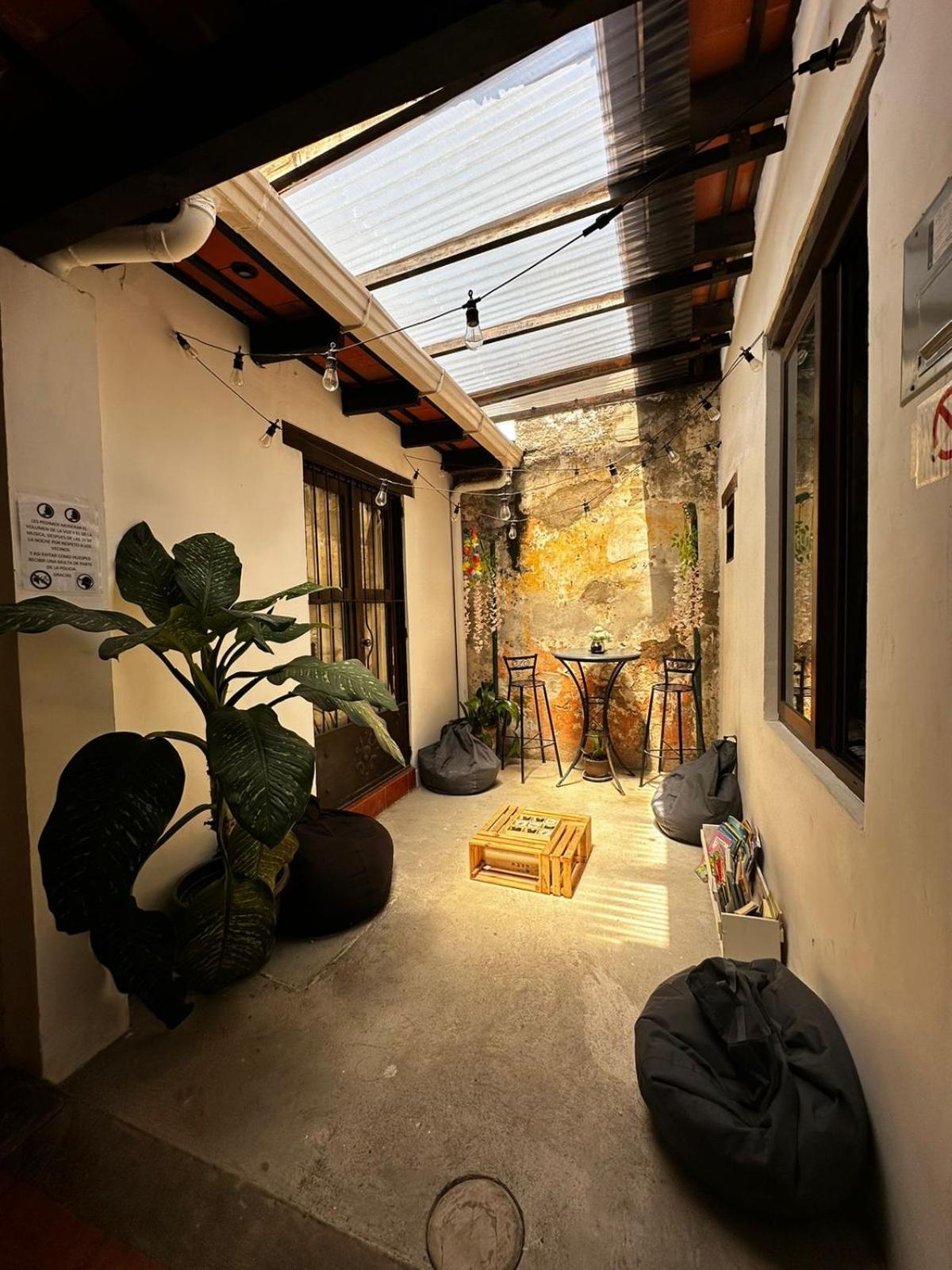 Hotel El Aventurero Antigua Zewnętrze zdjęcie