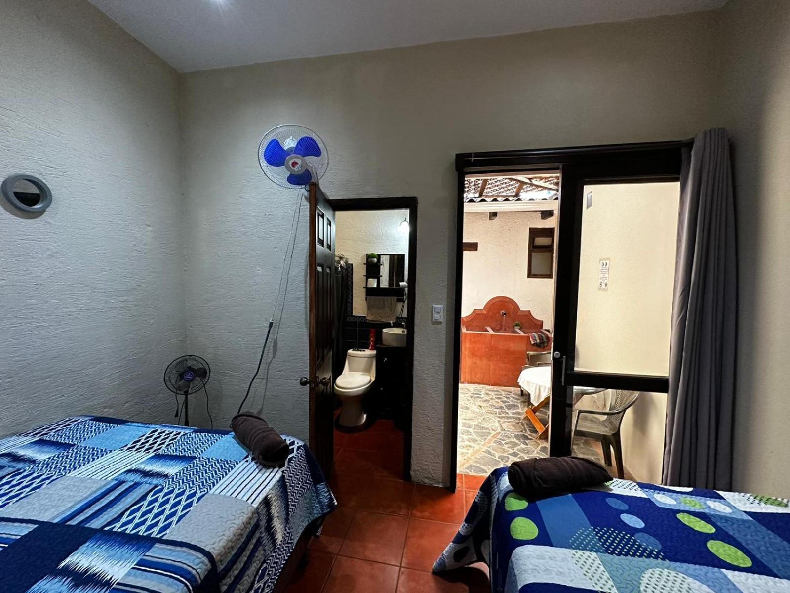 Hotel El Aventurero Antigua Zewnętrze zdjęcie
